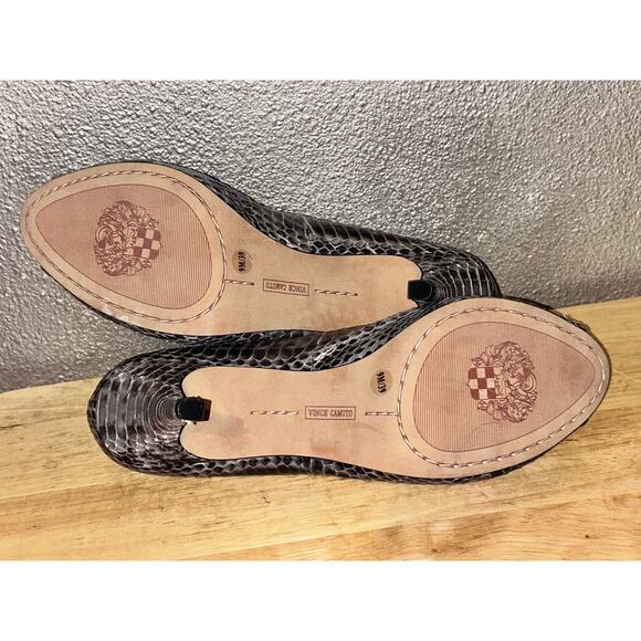 Vince Camuto Kiley Snake Print Peep Toe Heels Gray Black Size 9M 3.5” NWOB - Picture 10 of 13